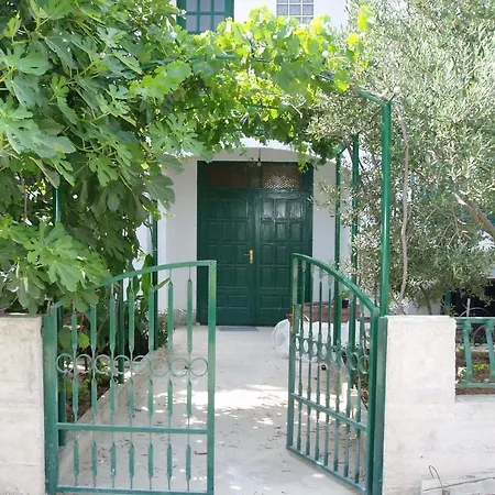 Nada Apartment *